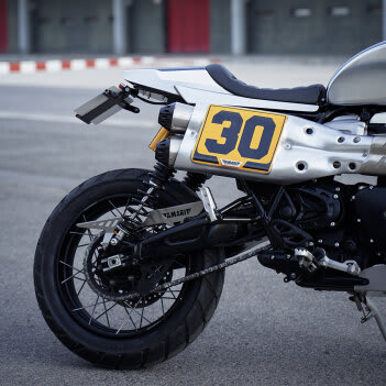 Triumph scrambler 1200 fender eliminator clearance