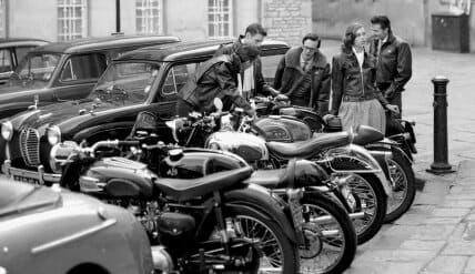 Cafe Racer Vintage Style Fast noisy and light