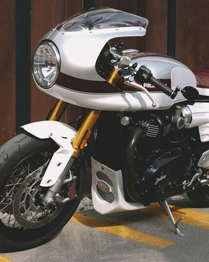 Triumph thruxton store 900 half fairing