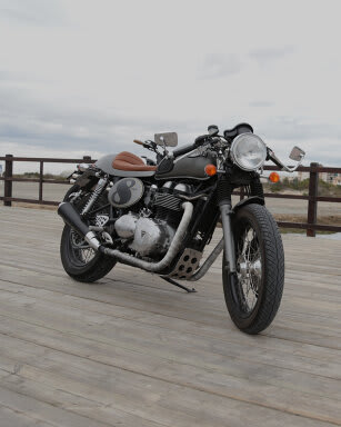 Thruxton 8