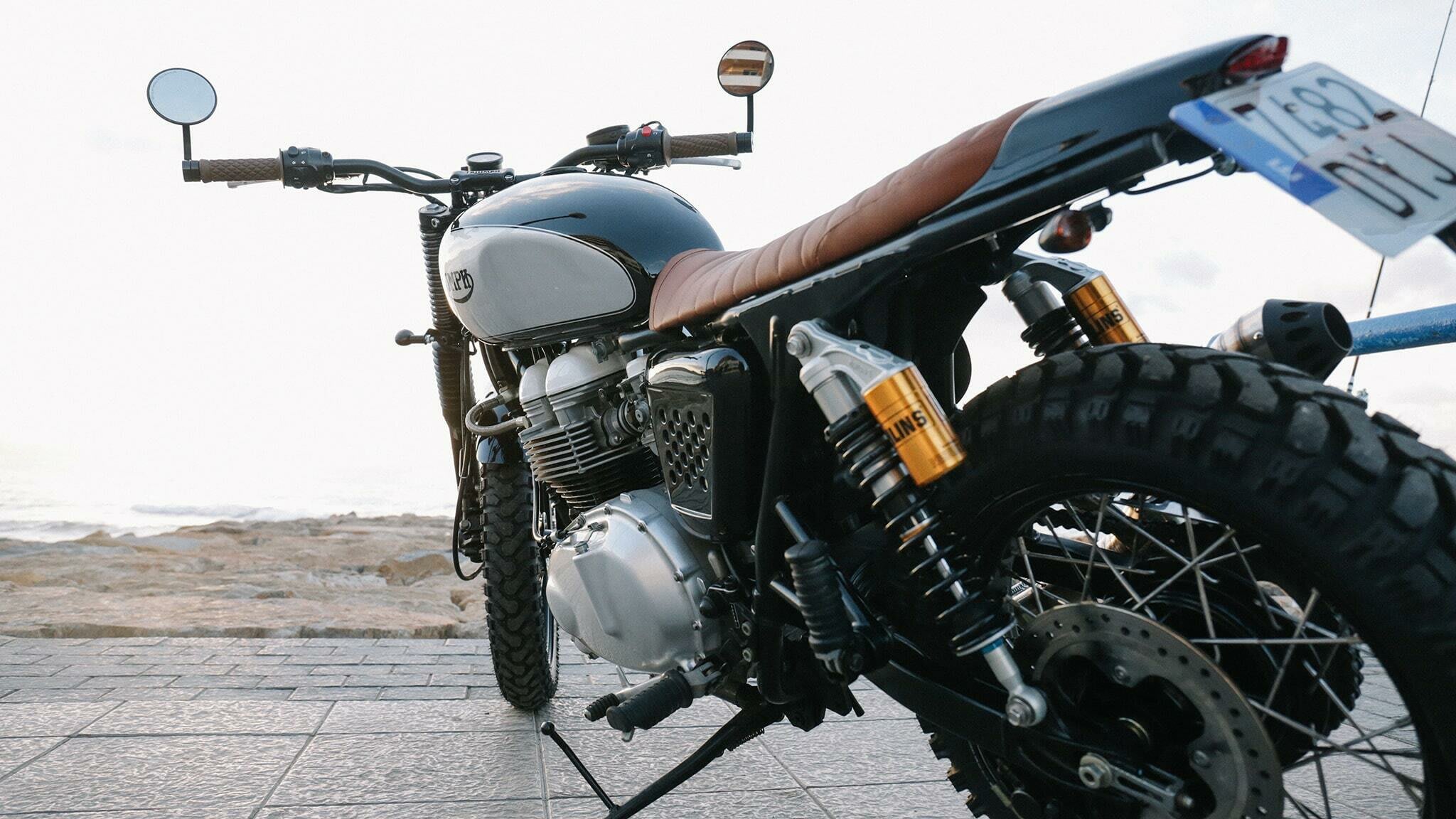 triumph bonneville t100 brat style tamarit pantera