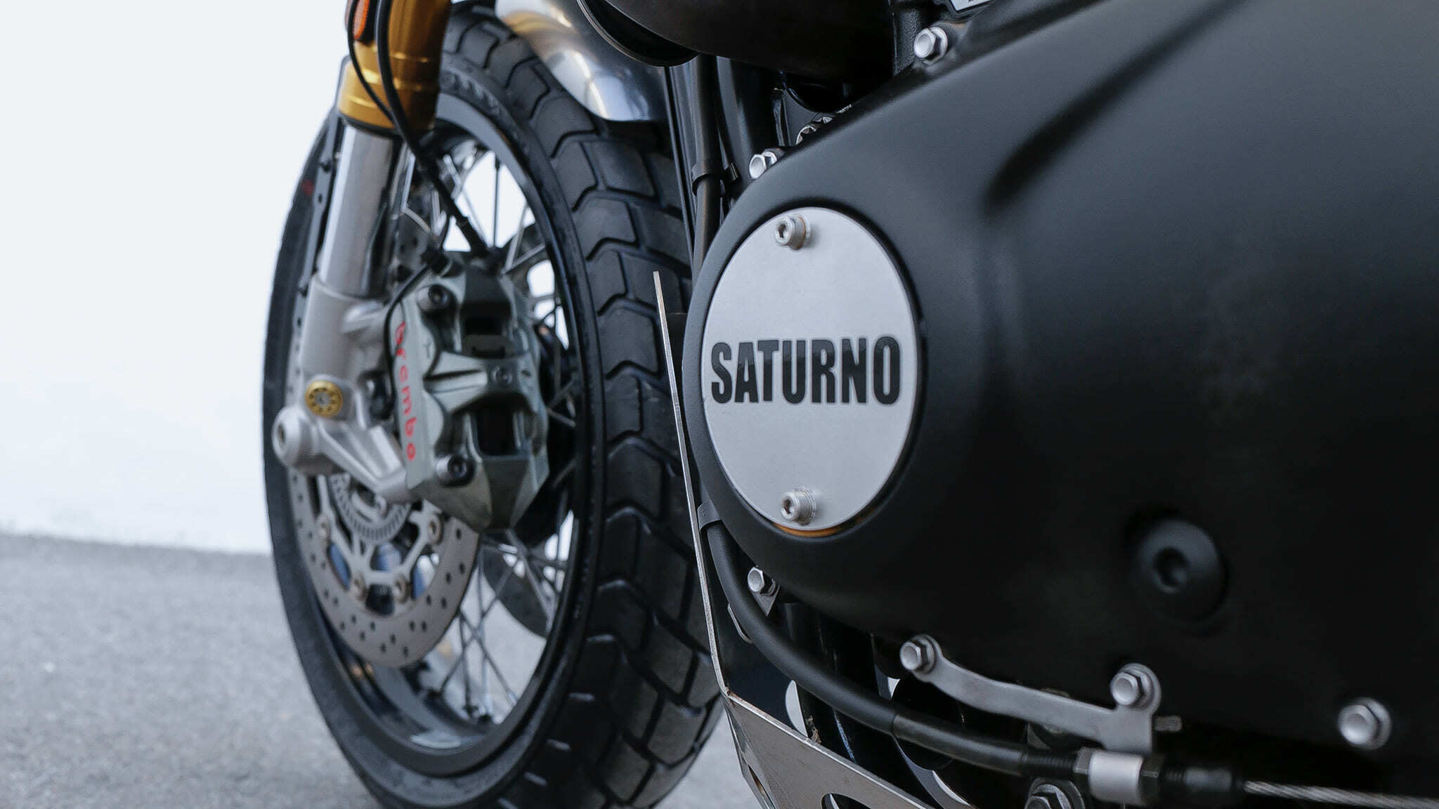 triumph thruxton 1200R cafe racer tamarit saturno