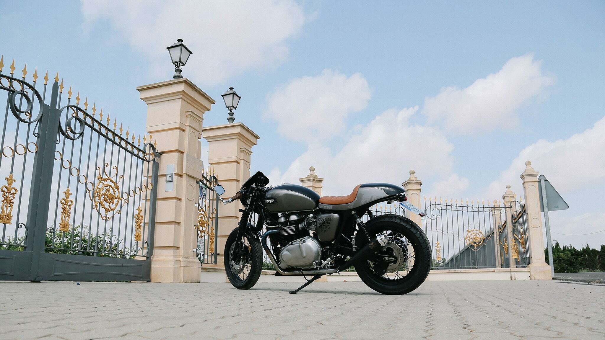 triumph thruxton 900 caferacer tamarit the son
