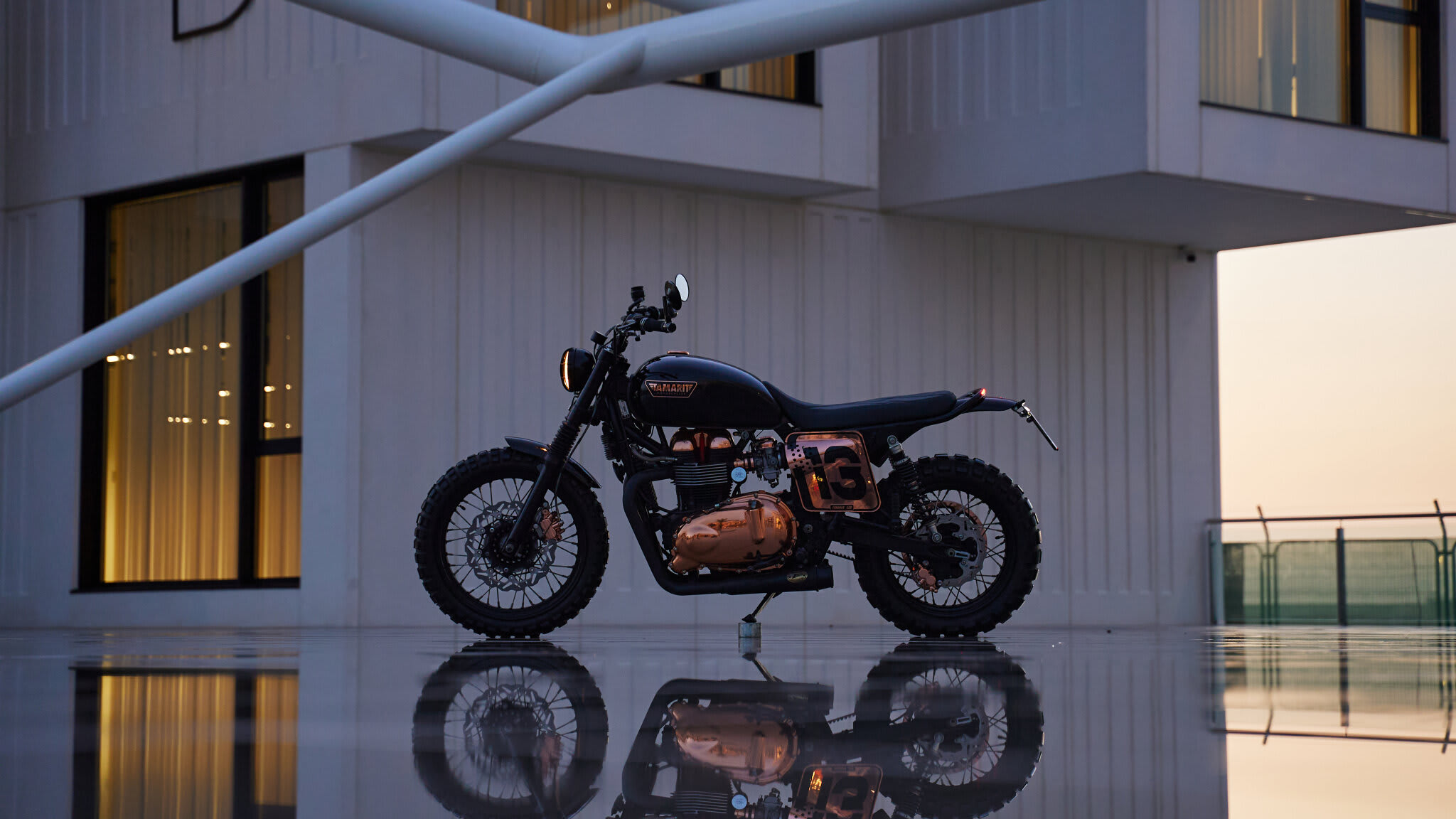 triumph thruxton 1200r cafe racer tamarit missile