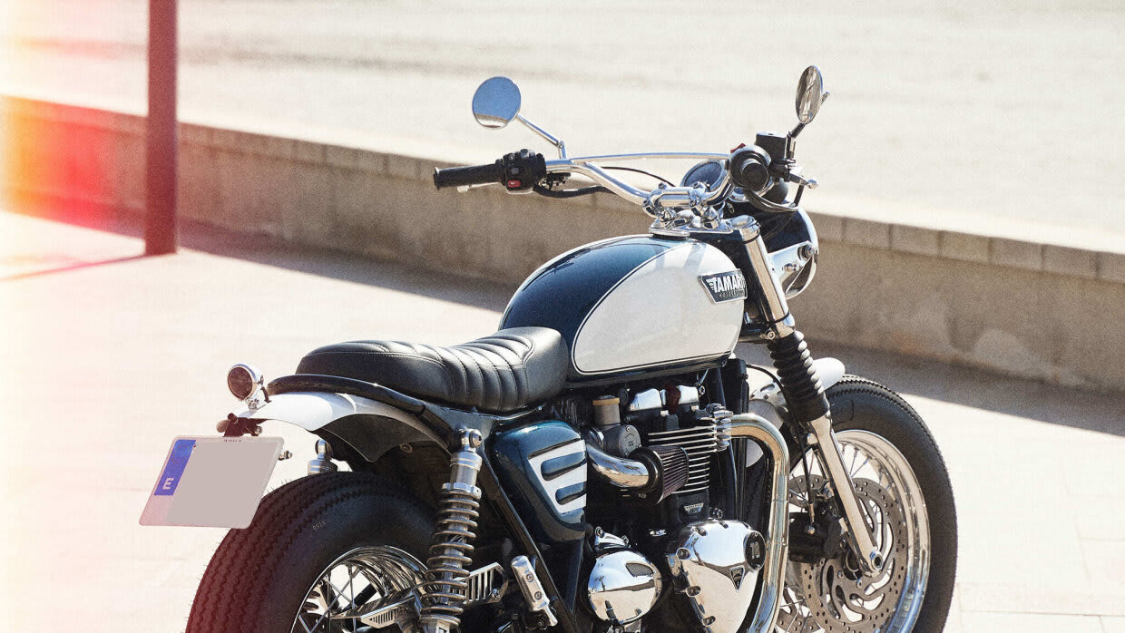 triumph bonneville 900 brat style thin blue line