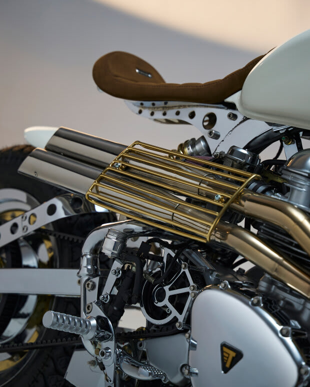 triumph thruxton 1200r cafe racer tamarit missile
