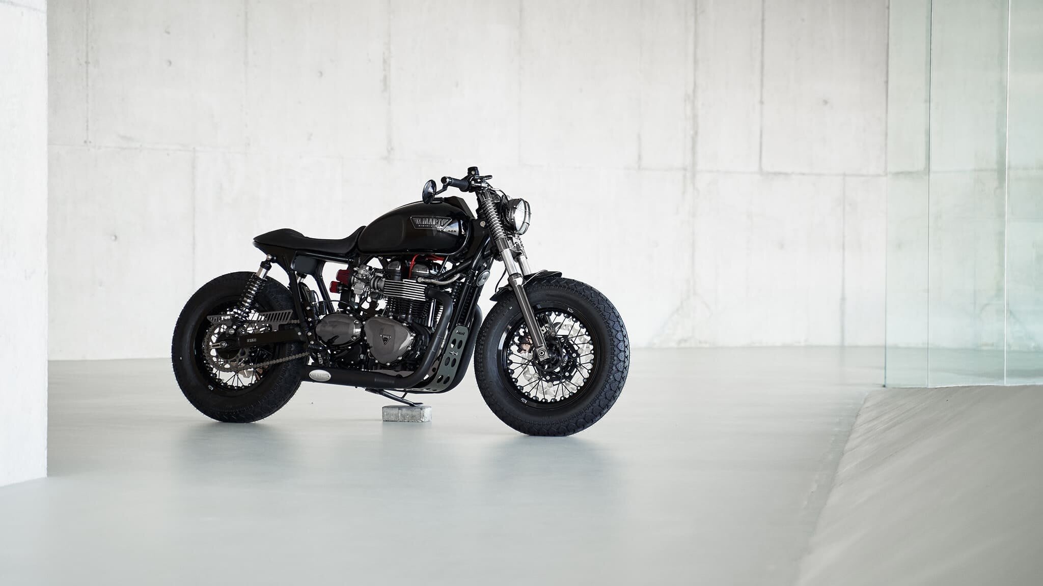 triumph bonneville 900 custom tamarit othar