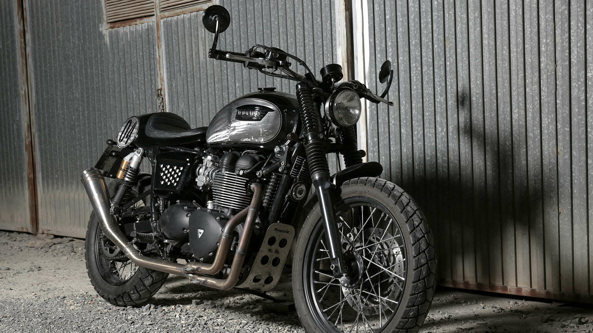 triumph bonneville t100 cafe racer tamarit black thunder