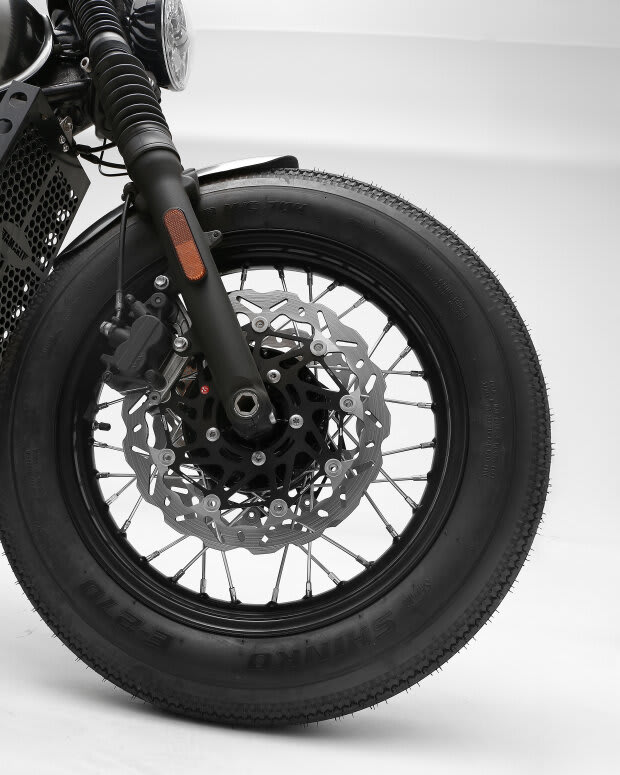 triumph thruxton 1200r cafe racer tamarit missile