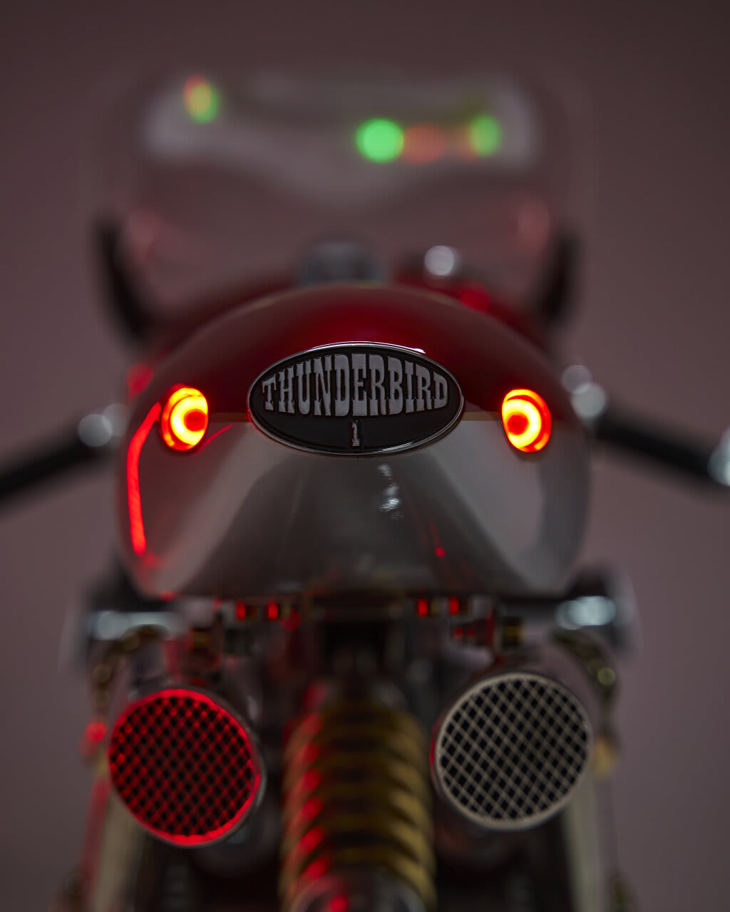 triumph thruxton 900 cafe racer tamarit thunderbird 1