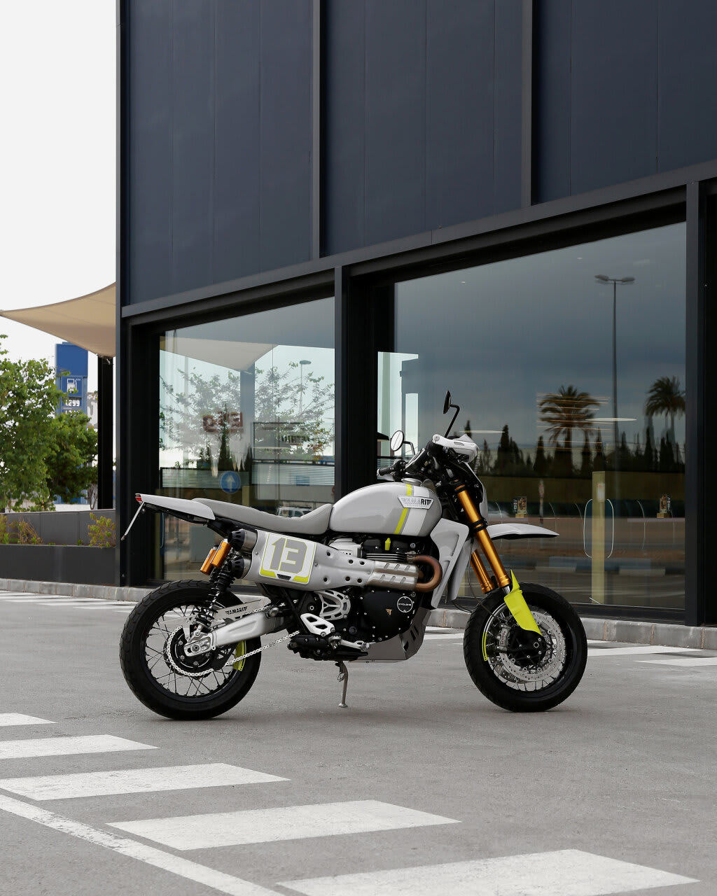 triumph scrambler 1200xe scrambler tamarit serie cyclone