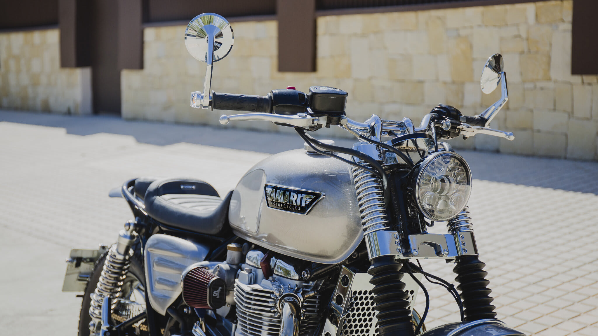 triumph bonneville t120 brat style tamarit fox