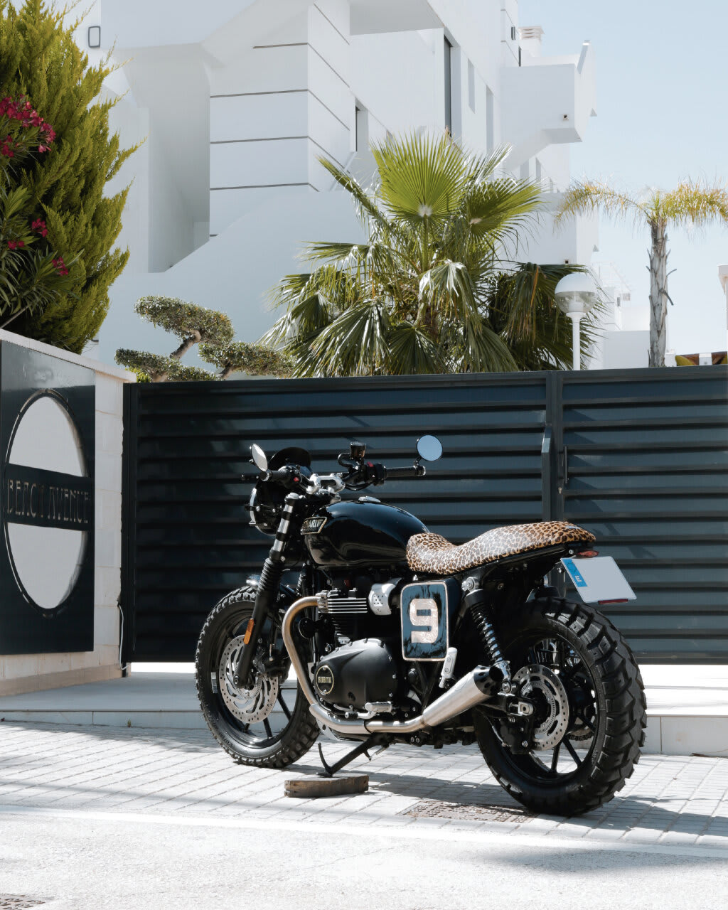 triumph speedtwin caferacer tamarit paris