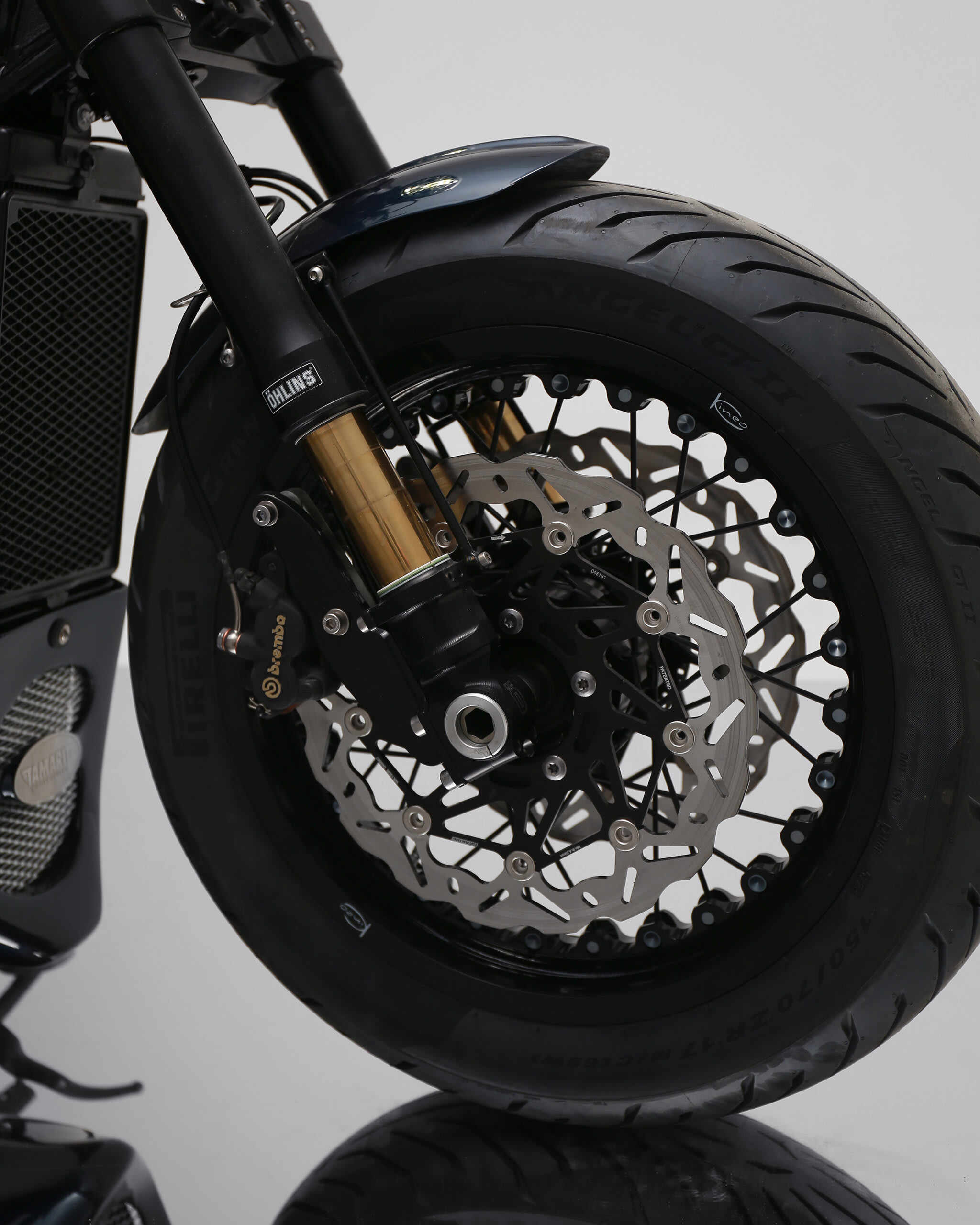 triumph thruxton 1200r cafe racer tamarit missile