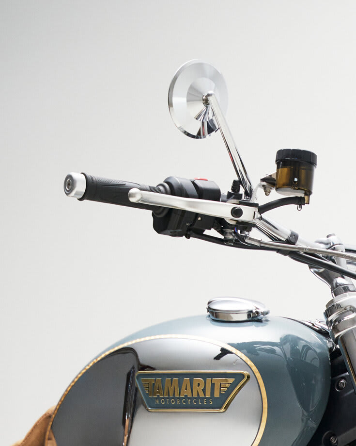 triumph thruxton 900 cafe racer thunderbird 1