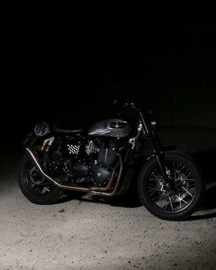 Tamarit bike number 28 | Black Thunder with Bonneville EFI System