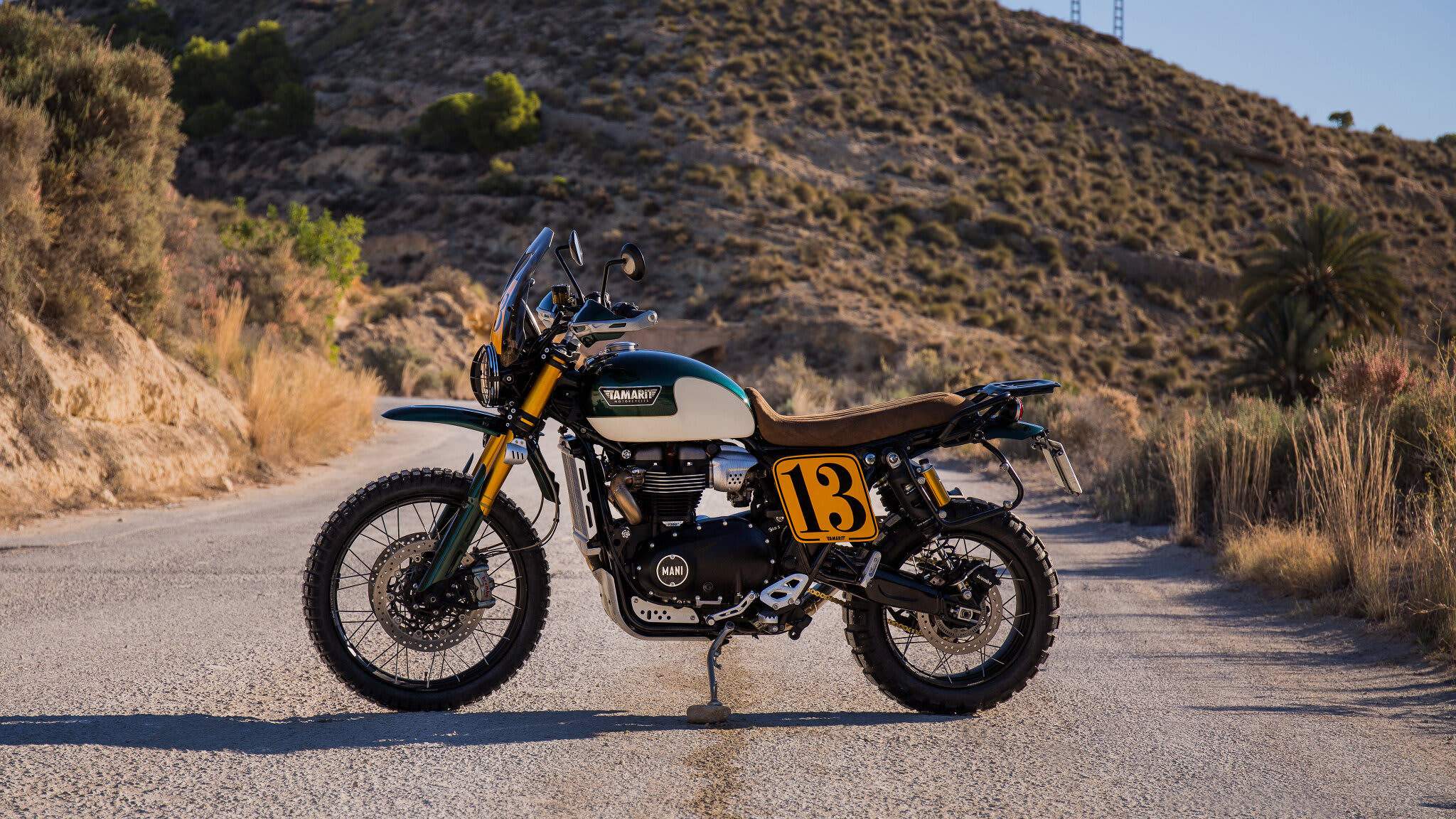 triumph thruxton 1200r cafe racer tamarit missile