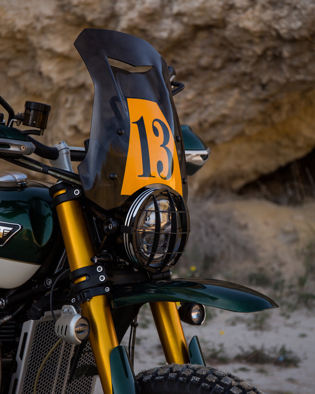 triumph thruxton 1200r cafe racer tamarit missile