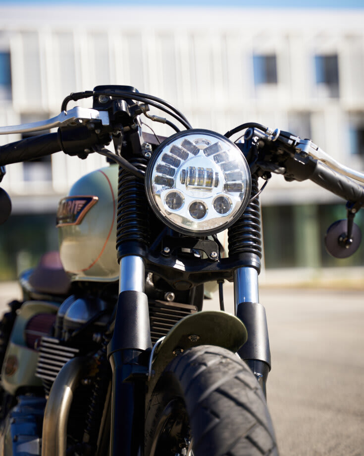 triumph thruxton 900 cafe racer tamarit fiona
