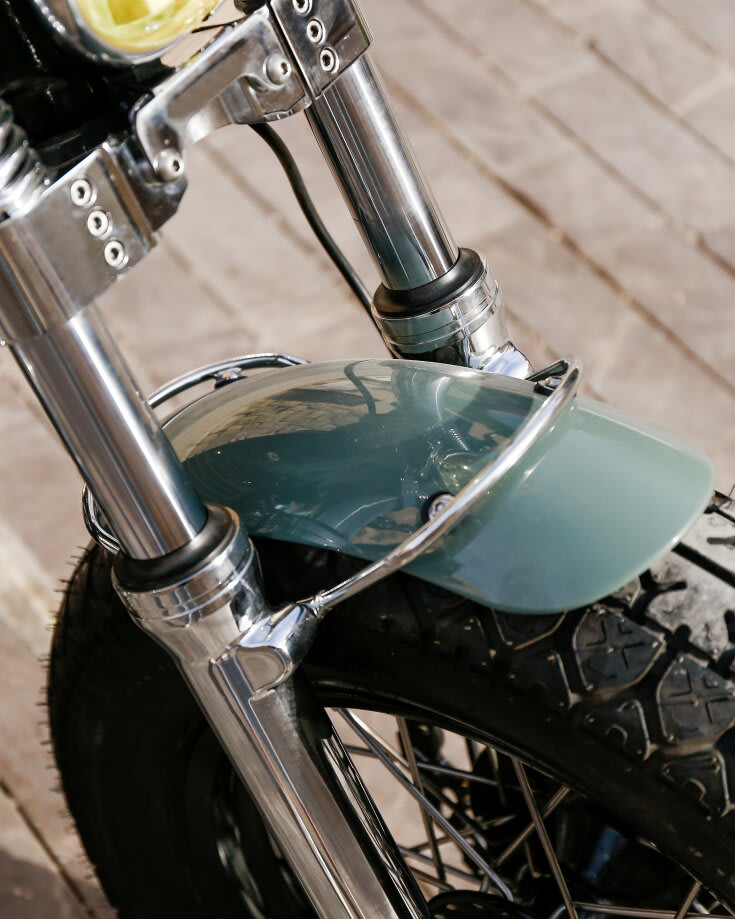 triumph thruxton 900 brat style tamarit victory