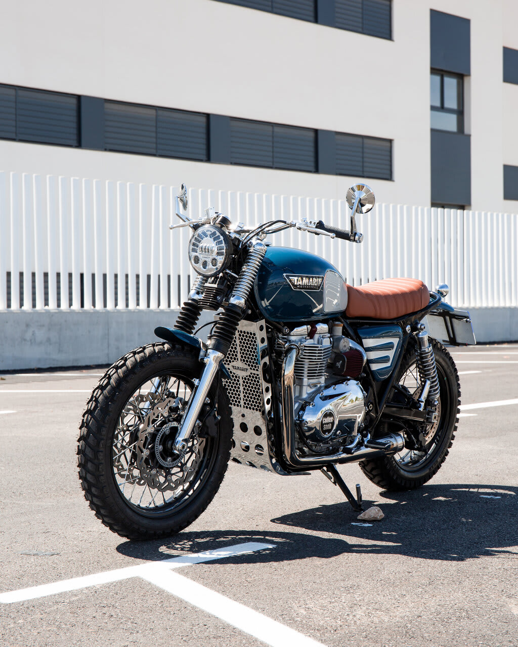 triumph bonneville t120 brat style tamarit moli