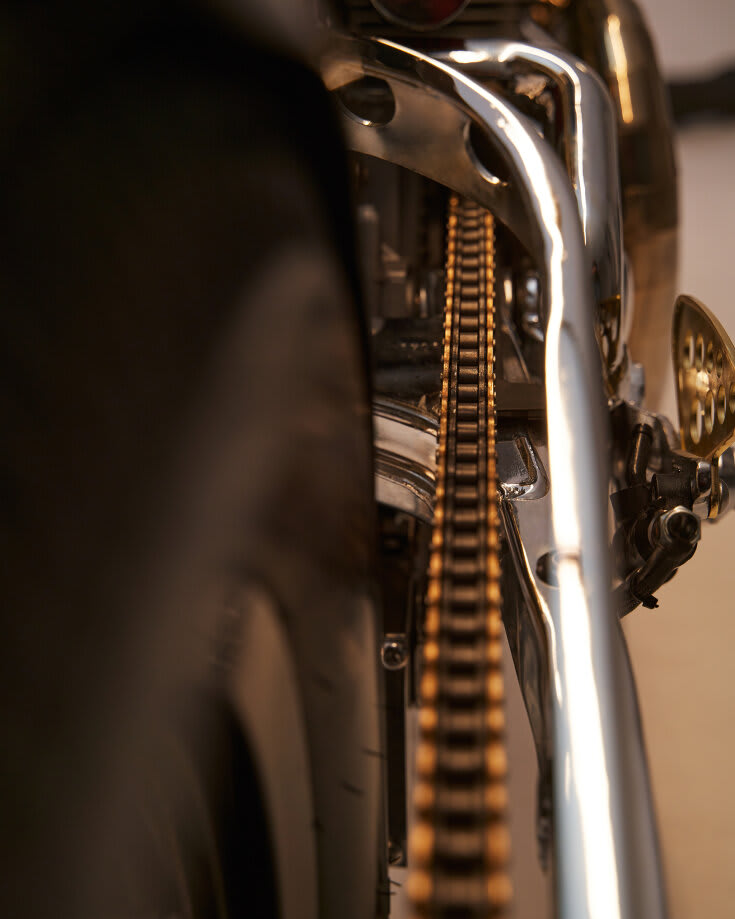 triumph thruxton 900 cafe racer thunderbird 1