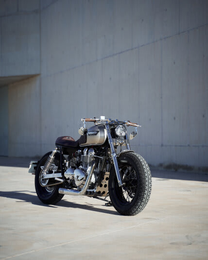 Tamarit 97 | A Bonneville carburetor in titanium color direct to