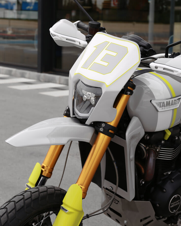 triumph thruxton rs caferacer tamarit byakko