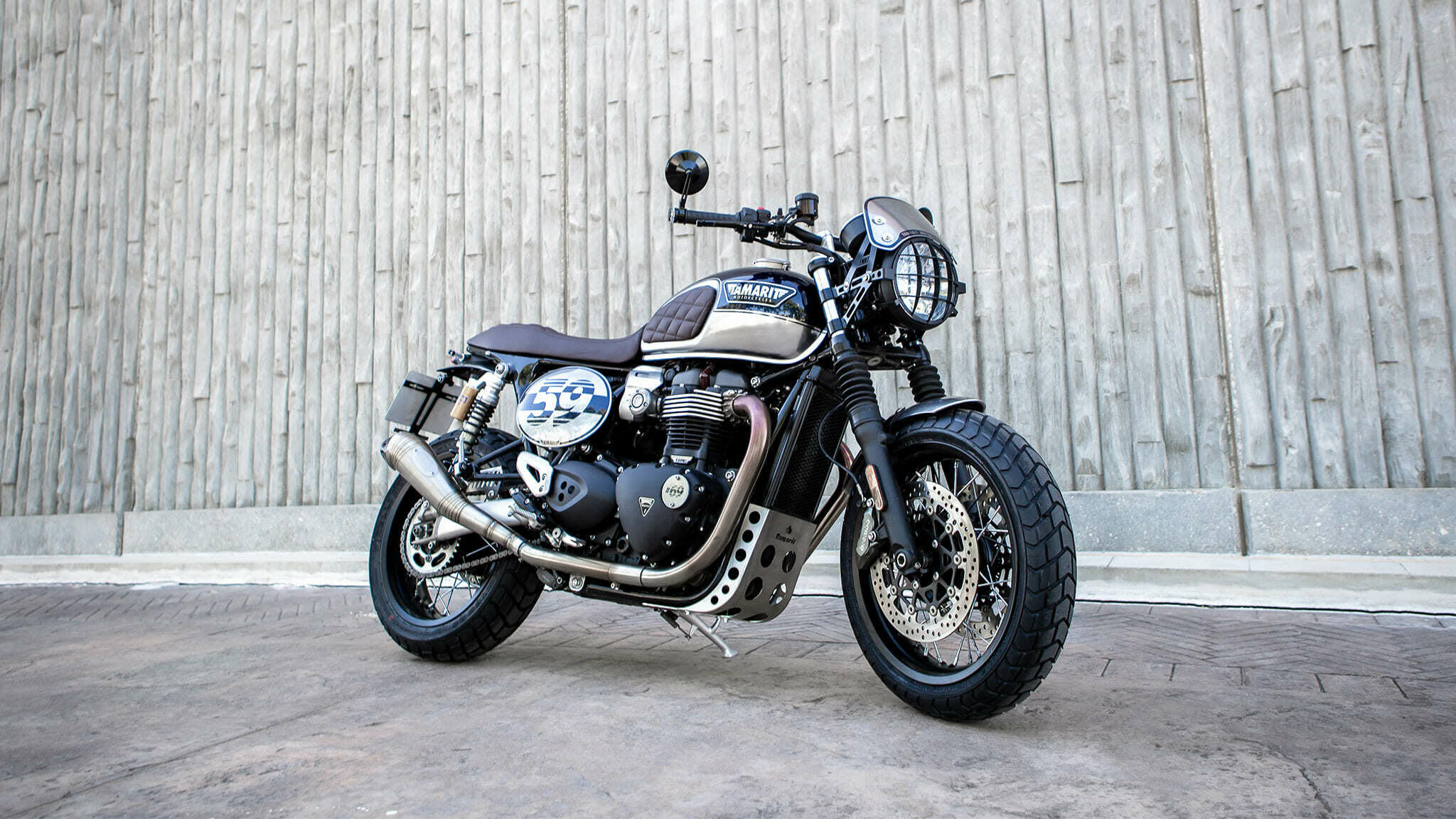 triumph thruxton 1200 cafe racer tamarit dreams