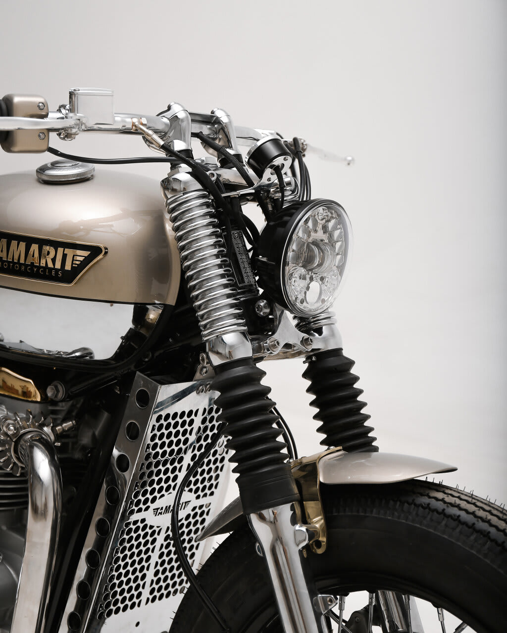 triumph thruxton 1200r cafe racer tamarit missile