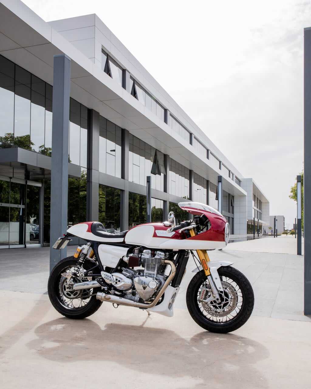 triumph thruxton 1200r cafe racer tamarit dakota graziella