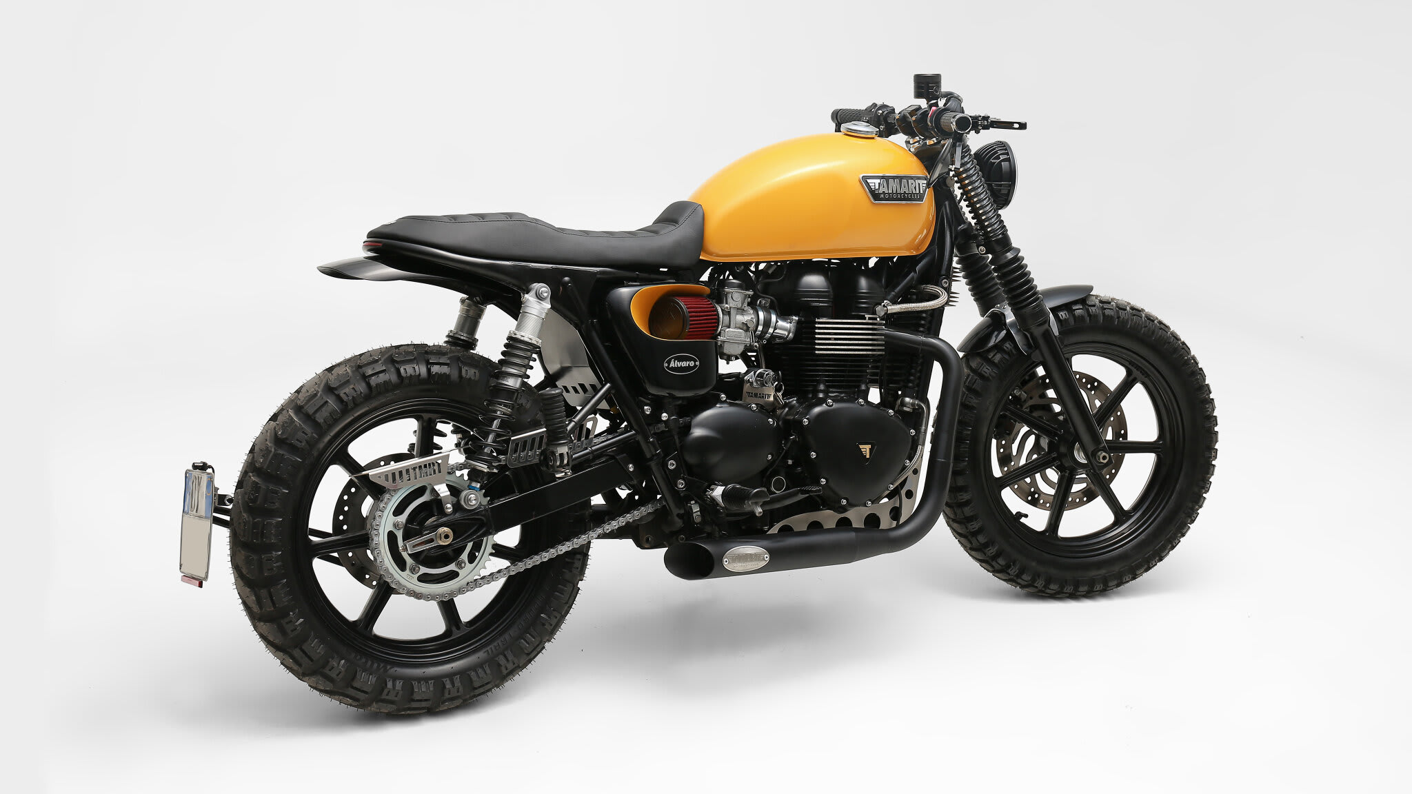 triumph thruxton 1200r cafe racer tamarit missile