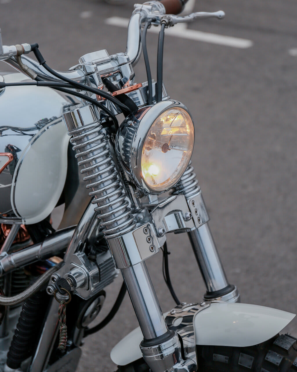 triumph thruxton 1200r cafe racer tamarit missile