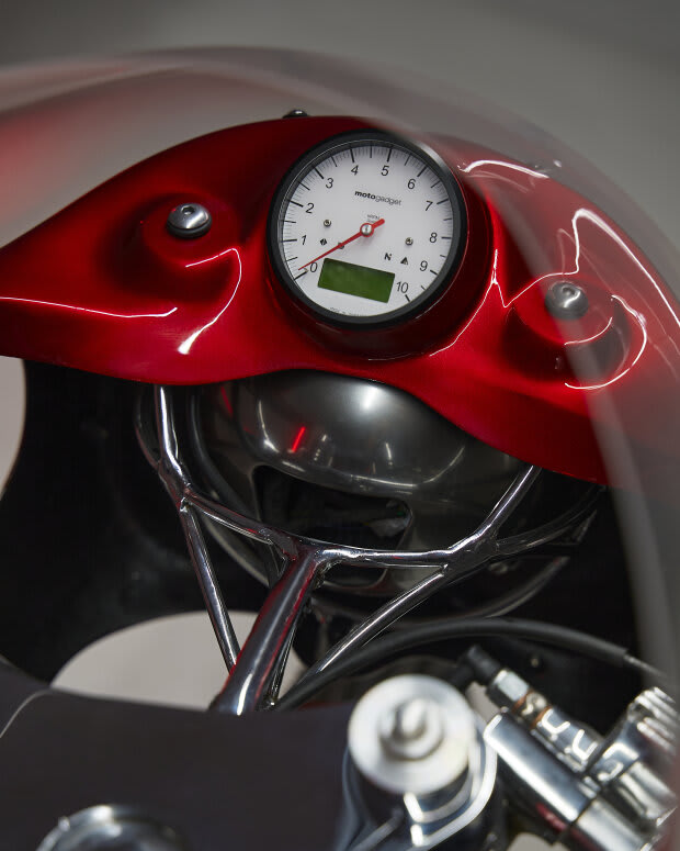 triumph thruxton 900 cafe racer thunderbird 1