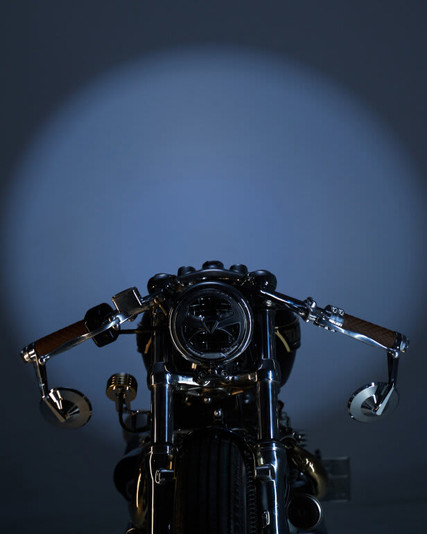 triumph bobber cafe racer tamarit miss hyde
