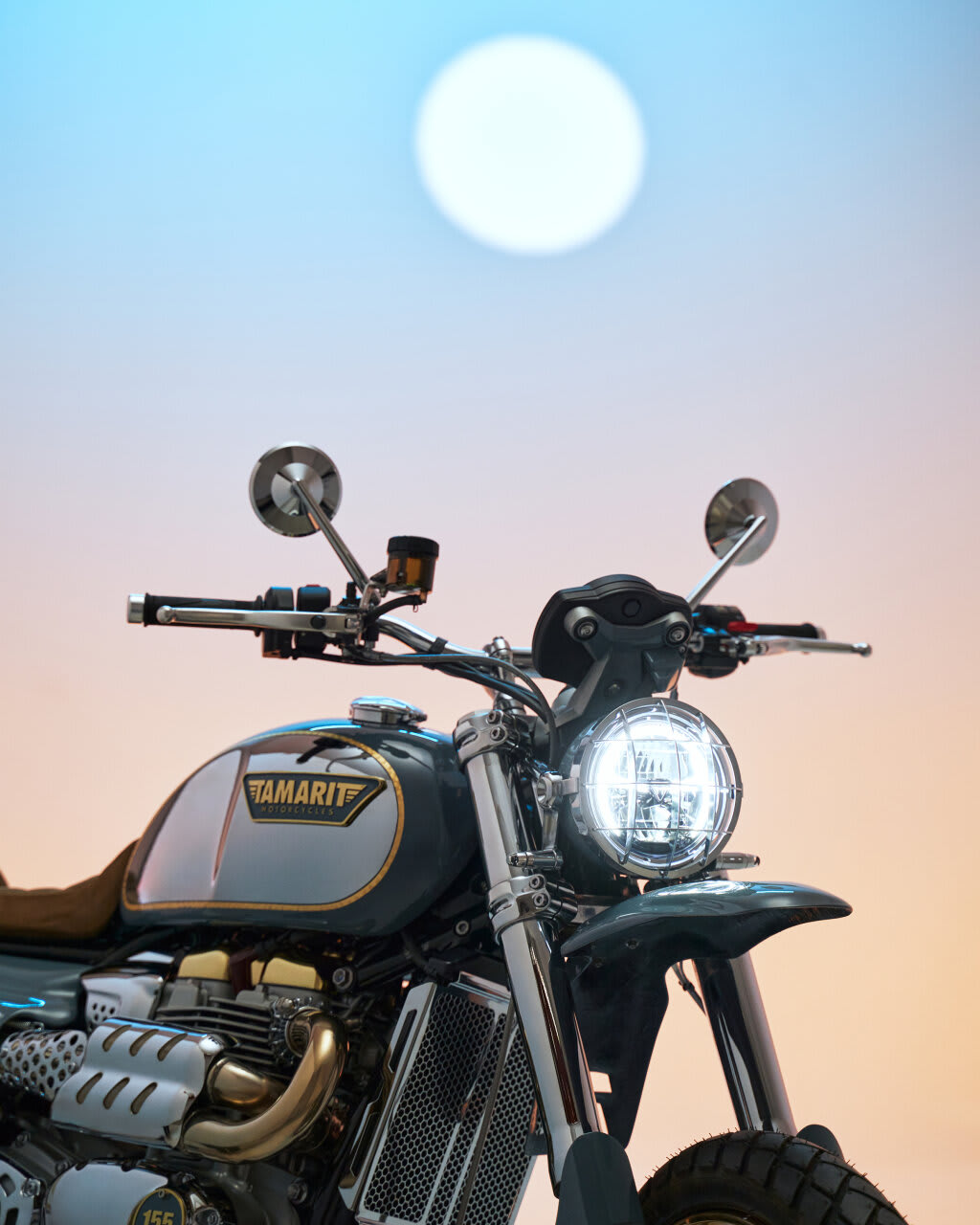 triumph thruxton 900 cafe racer thunderbird 1