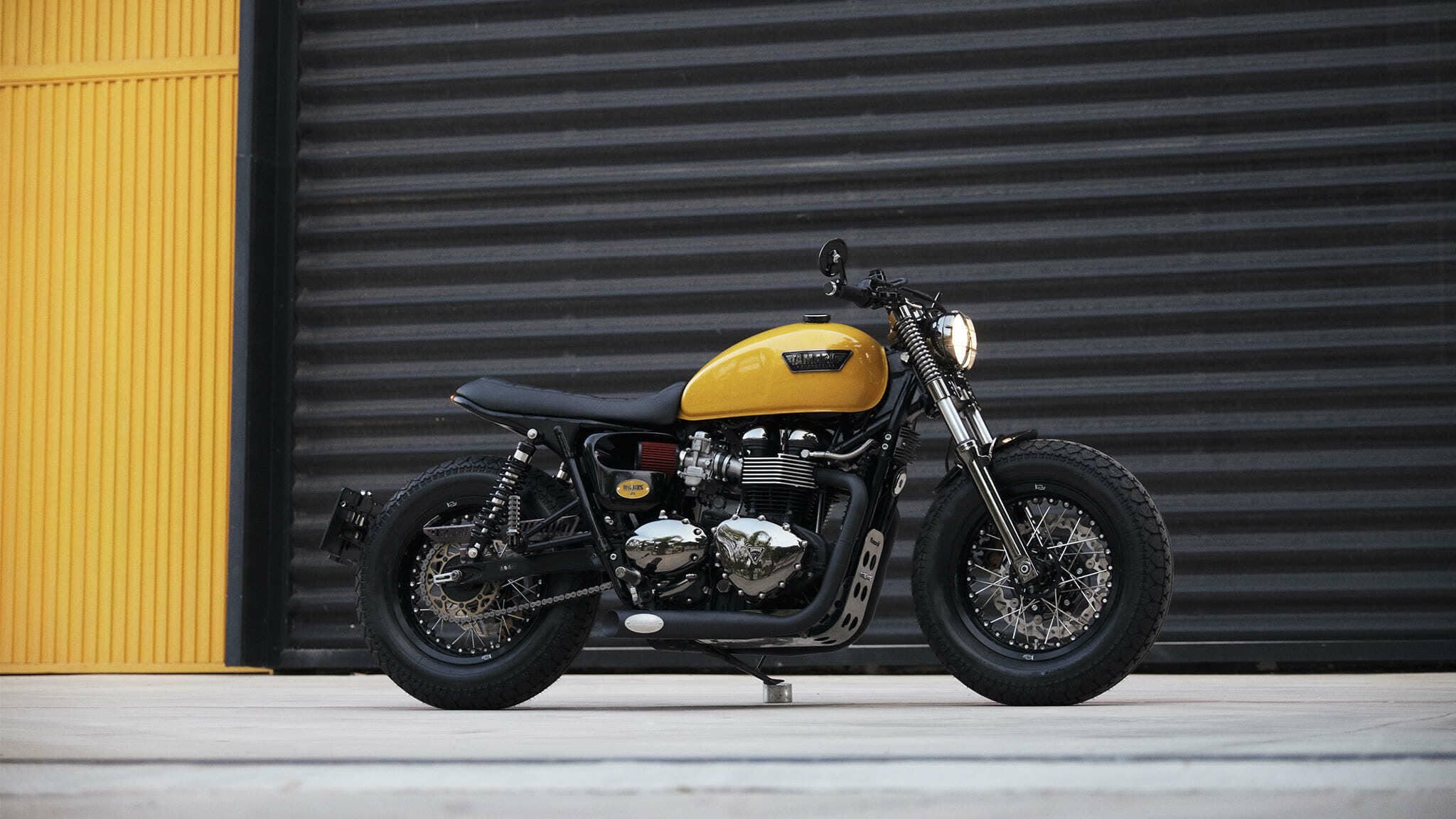 triumph bonneville 900 brat style tamarit osiris