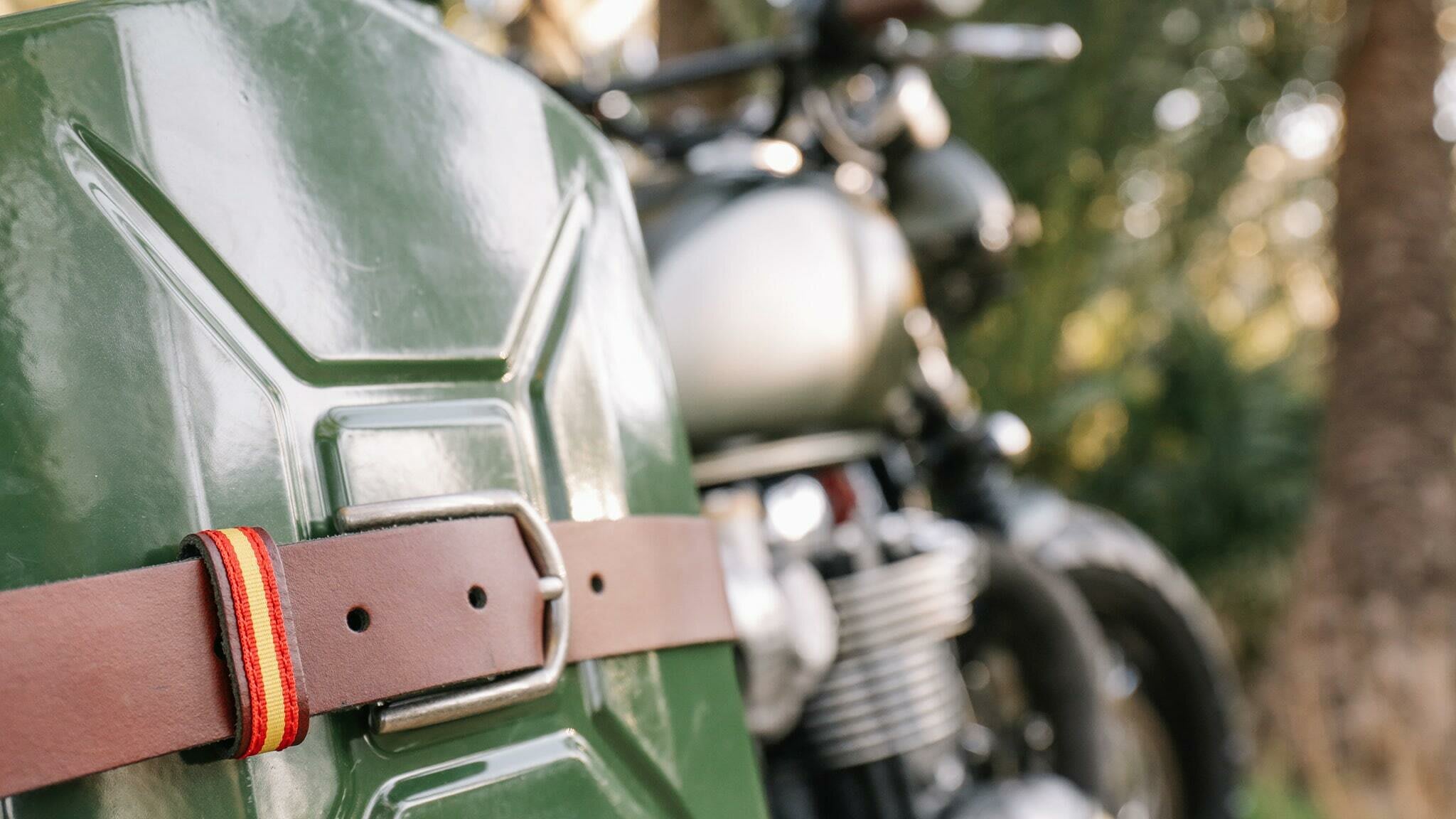 triumph bonneville t120 brat style tamarit muralla