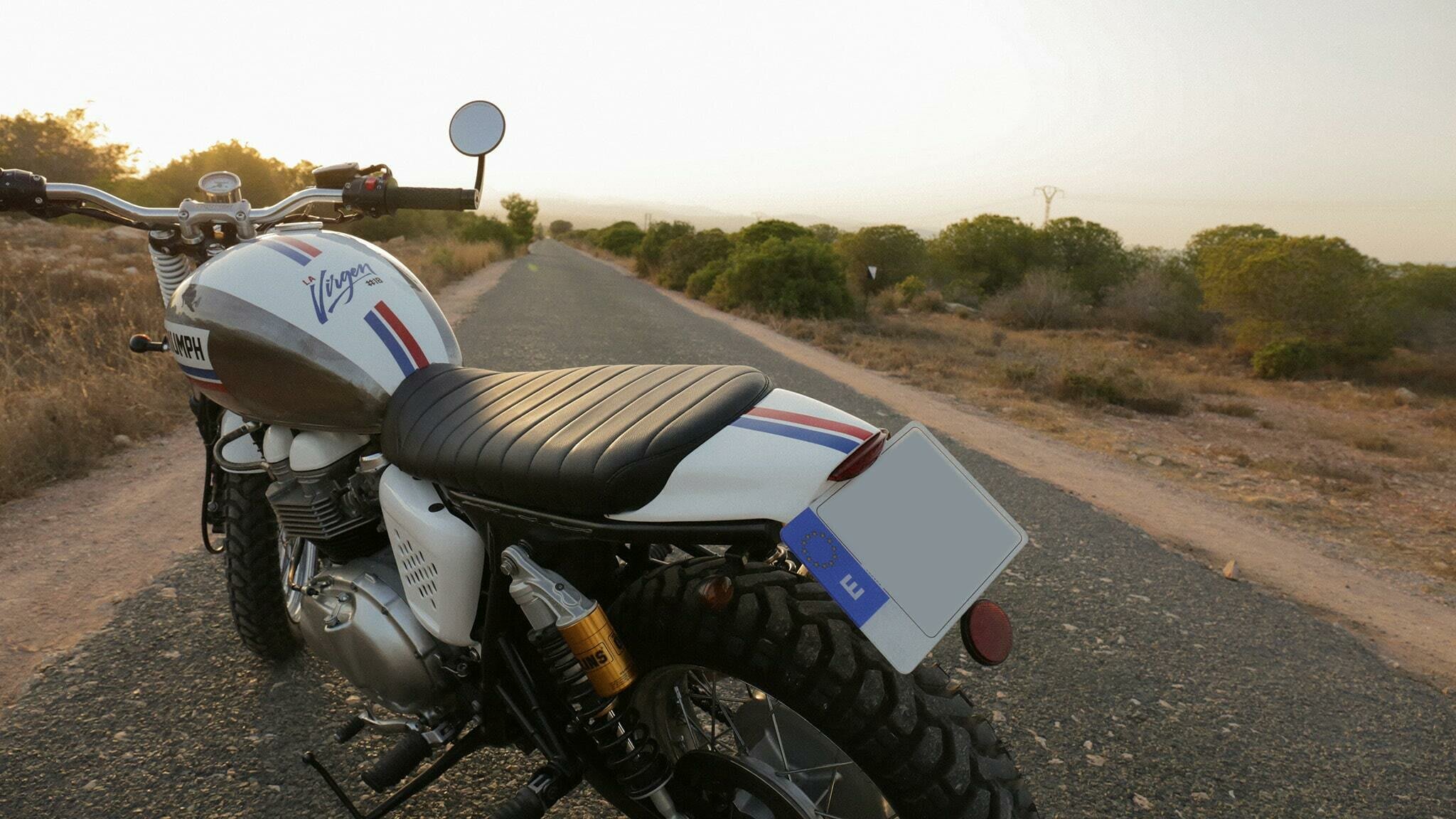 triumph bonneville t100 brat style tamarit la virgen
