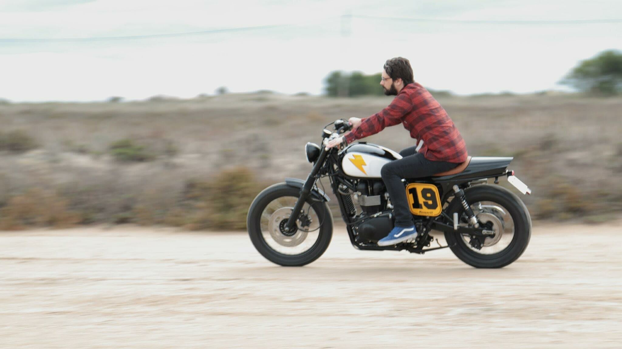 triumph bonneville t100 dirt track tamarit motoveloz