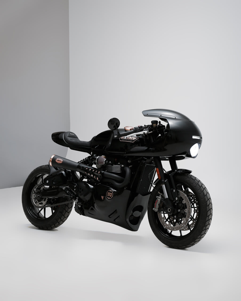 triumph thruxton 1200RS cafe racer tamarit 