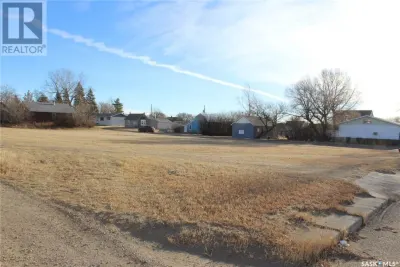 253 2nd Ave E - Listing # SK992500 main thumbnail