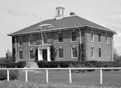 14. Shaunavon Court House (Town of Shaunavon) 401 3rd Street West