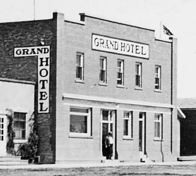 05. Grand Hotel -  37 3rd Avenue East