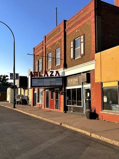01. Plaza Theatre - 376 Centre Street