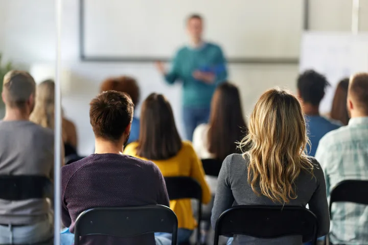 How to Connect with Job Seekers Through Virtual Info Sessions