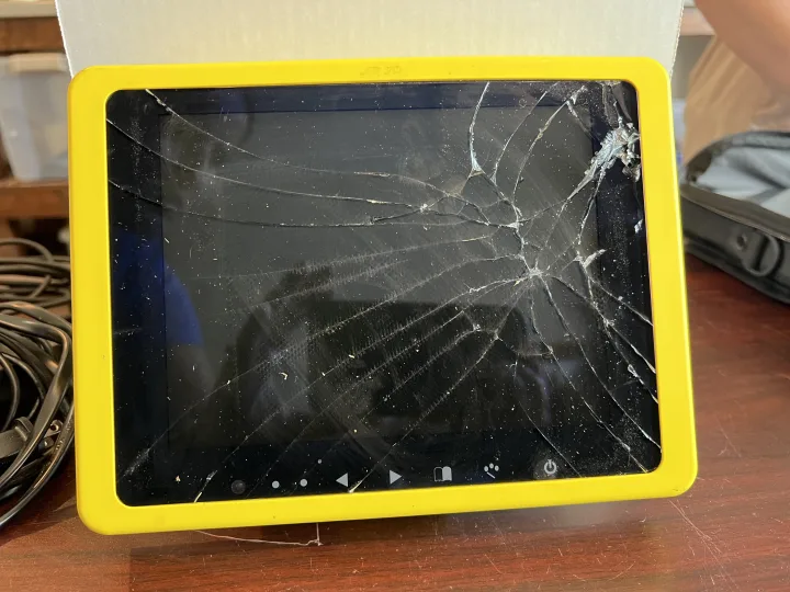 Cracked Screen (2)