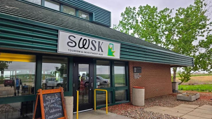  EXPERIENCE SW SASK >>> A stop worth making!! The Southwest Saskatchewan Tourism Development & Investment Attraction Hub is an exciting regional collaboration initiative based at the Saskatchewan Southwest Visitor Centre, located just off the Trans-Canada Highway north of Maple Creek. Supported by the Rural Opportunities Fund and managed by Community Futures Southwest, this two-year pilot project focuses on advancing tourism development, supporting business growth, and attracting investment to the Southwest region. A dedicated Steering Committee, made up of representatives from local municipalities and tourism organizations, is driving cooperation and innovation to support these goals. Shaunavon is proud to be part of this exciting initiative. Stay up to date by following the VRC on Facebook, Instagram & their website: Facebook: [Southwest Saskatchewan Visitor Centre](https://www.facebook.com/swsk.ca) Instagram: [@swskvrc](https://www.instagram.com/swsk.ca/) Website: [swsk.ca](https://www.swsk.ca/) 