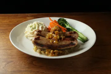 image of CHICKEN & APPLE BRATWURST