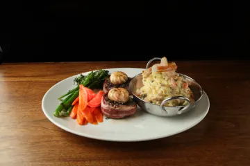 image of BEEF TENDERLOIN & CRAB BEURRE BLANC MASHED